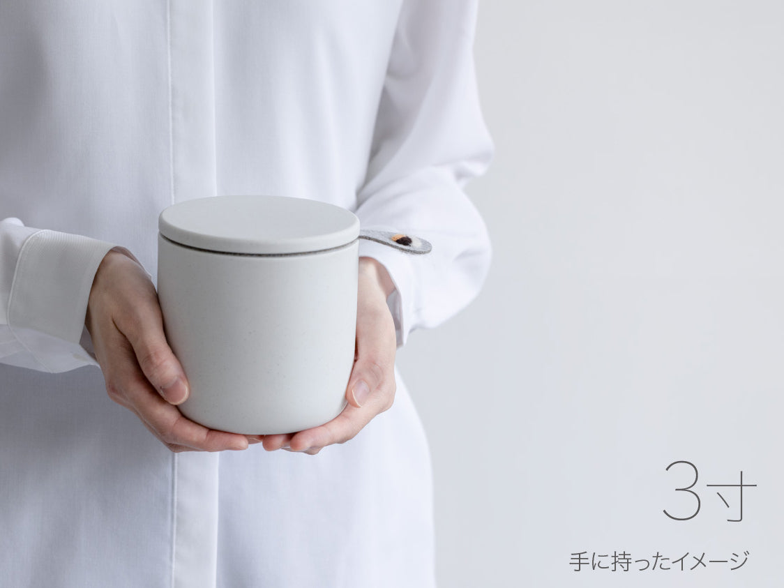 docco-どっこ　ペット骨壺「しっぽのこつつぼ」3寸