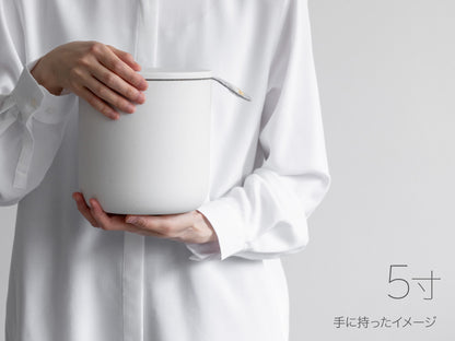 docco-どっこ　ペット骨壺「しっぽのこつつぼ」5寸
